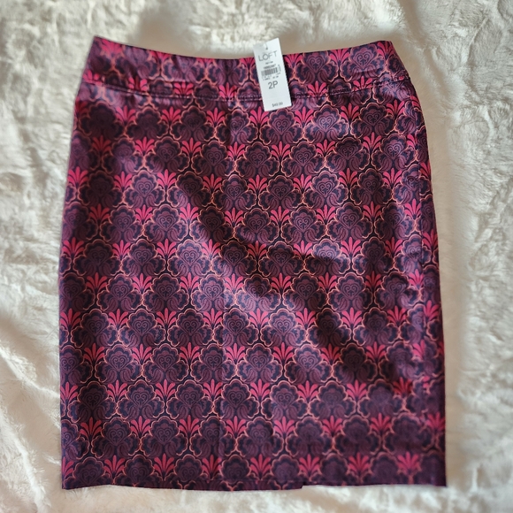 LOFT Burgundy Printed Pencil Skirt, Size  2 Petite - Picture 1 of 13